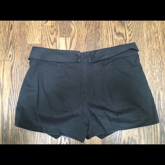 Aritzia skort - Picture 2 of 3